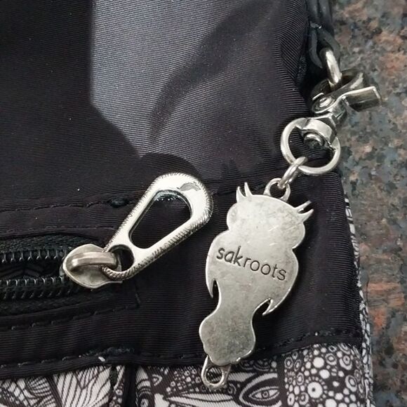 Sakroots Crossbody/ Shoulder Purse...EUC - Picture 9 of 11